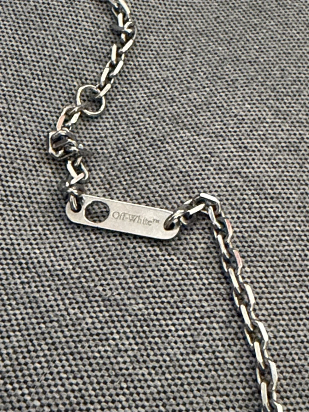 Off-White Industrial Texture Arrow Necklace